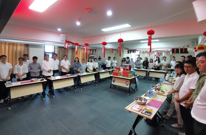 共青團(tuán)南昌市政建設(shè)集團(tuán)有限公司委員會(huì)舉辦了“承傳統(tǒng)文化，享團(tuán)圓美滿(mǎn)”中秋主題活動(dòng)6910.jpg