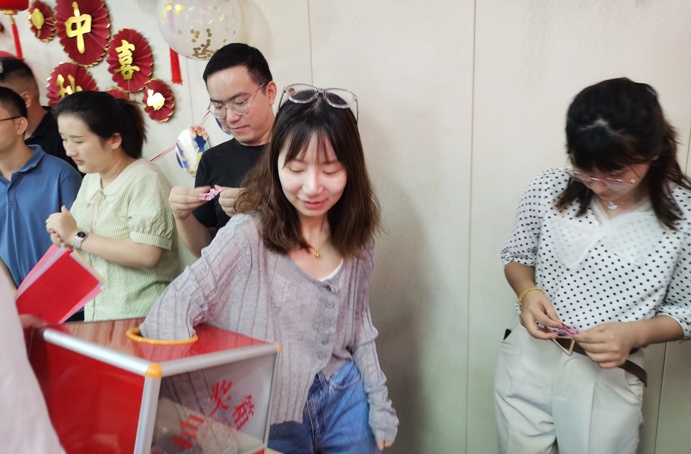 共青團(tuán)南昌市政建設(shè)集團(tuán)有限公司委員會(huì)舉辦了“承傳統(tǒng)文化，享團(tuán)圓美滿(mǎn)”中秋主題活動(dòng)6913.jpg